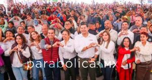 Entrega Armenta recursos para rehabilitar CAICS y CECADE en Puebla
