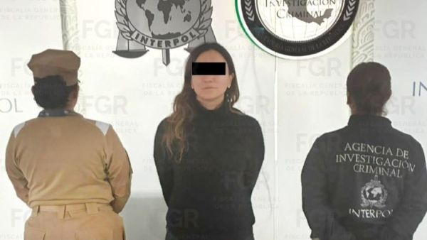 Atrapa la FGR a hermana de Emilio Lozoya en el AICM
