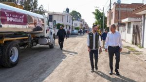 Supervisa Pepe Chedraui pavimentaci&oacute;n en la colonia Vicente Guerrero