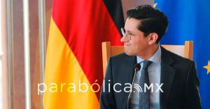 Parad&oacute;jicas, cr&iacute;ticas de pol&iacute;ticas espa&ntilde;olas y que disfruten continuamente de M&eacute;xico: Velasco