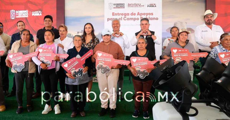 Lleva Gobierno estatal apoyos al campo en San Gregorio Atzompa