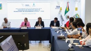 Dialoga fiscal de Puebla con periodistas de la ASPEC
