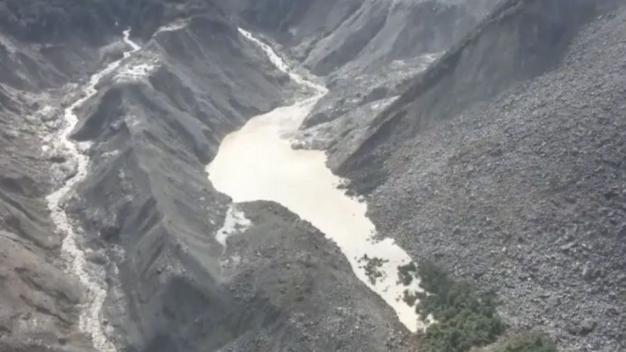 Suspenden labores de b&uacute;squeda en Nepal por riesgo de deslave