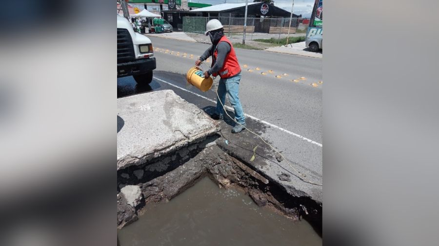 Agua de Puebla rehabilita caja de v&aacute;lvulas en Xonacatepec