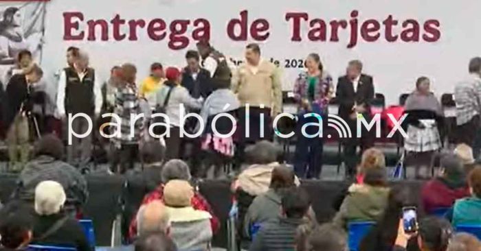 Entrega Armenta Tarjetas a Derechohabientes de los Programas para el Bienestar