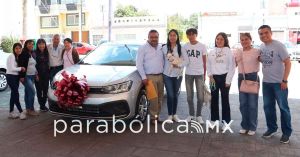 Entrega Cuautlancingo premios del Sorteo Predial