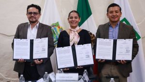 Firma Lupita Cuautle convenio de colaboraci&oacute;n con Canacope