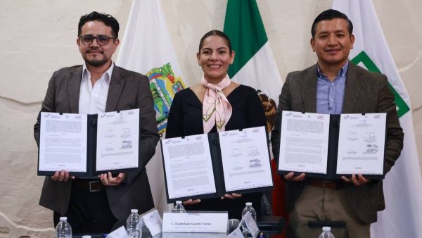 Firma Lupita Cuautle convenio de colaboraci&oacute;n con Canacope