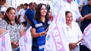 Pavimentan v&iacute;a en Tonantzintla; esperaron m&aacute;s de 20 a&ntilde;os
