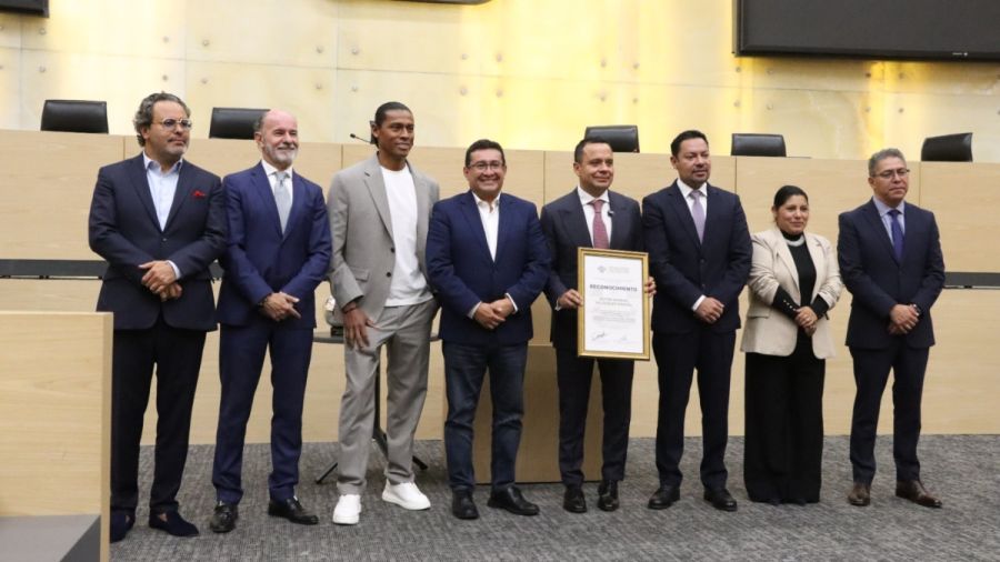 Recibe el Congreso al campe&oacute;n de la Liga MX, Cruz Azul