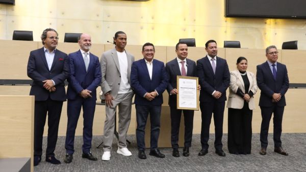 Recibe el Congreso al campe&oacute;n de la Liga MX, Cruz Azul