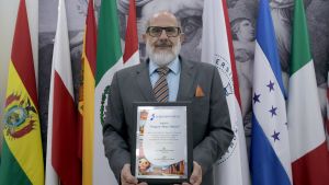 Recibe investigador BUAP premio &ldquo;Gregorio P&eacute;rez Palacios&rdquo;