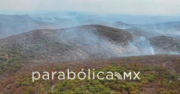 Realiza PC estatal despliegue a&eacute;reo y terrestre para combatir incendio en el cerro Tecaballo