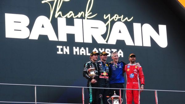 Cr&oacute;nica: Malasia dio el m&aacute;s loco GP del A&ntilde;o; Max se revindica