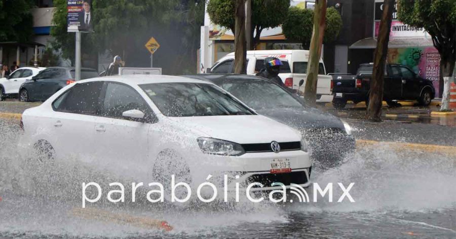 Azota fuerte lluvia y granizada la capital poblana este s&aacute;bado