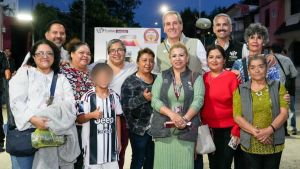 Inaugura Pepe Chedraui alumbrado LED en la colonia 10 de Mayo