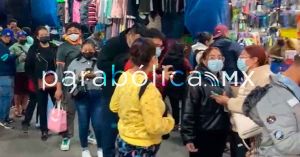 Realiza Salud una jornada de vacunaci&oacute;n contra el saramp&iacute;&oacute;n en el Mercado Hidalgo