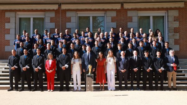 Recibe el rey Felipe VI a la selecci&oacute;n campeona del mundo