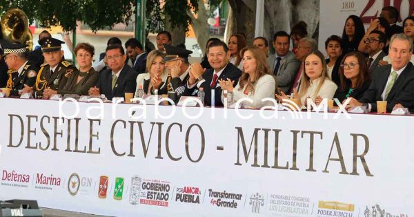 Destaca Armenta orgullo por M&eacute;xico al encabezar el Desfile C&iacute;vico-Militar