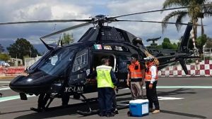 En ambulancia a&eacute;rea del Estado, llevan h&iacute;gado a CDMX para su trasplante