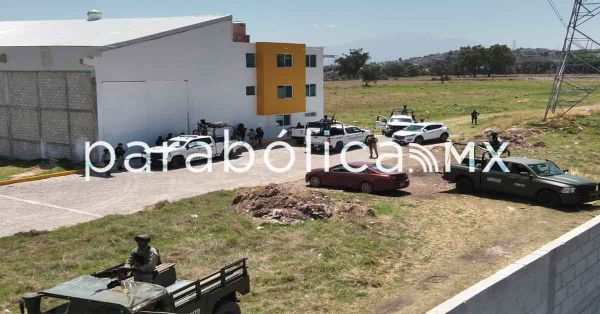 Aseguran fuerzas estatales y federales veh&iacute;culos de carga y mercanc&iacute;a robada en Caleras: SSP