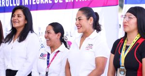 Entrega Lupita Cuautle apoyos funcionales que mejoran la vida de las personas con discapacidad