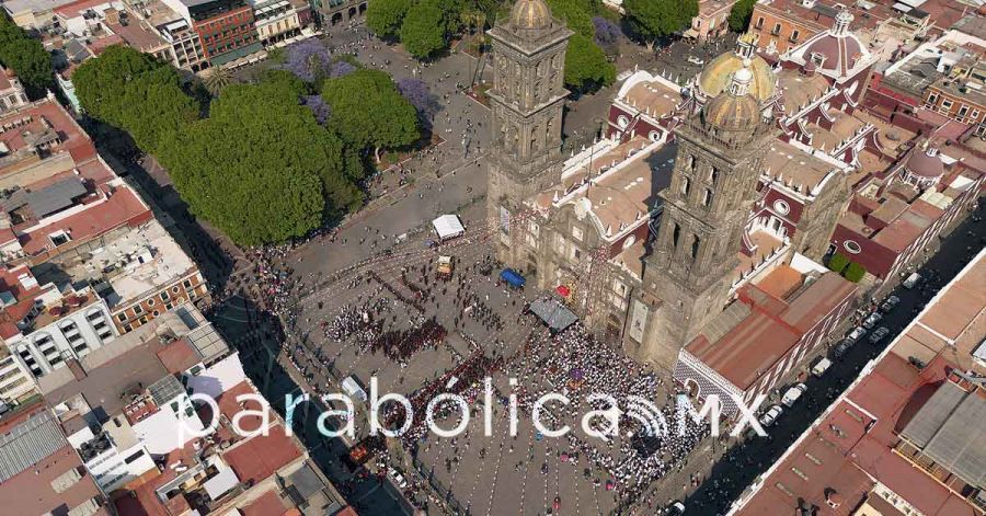 Vive Puebla con fe la procesi&oacute;n del Viernes Santo