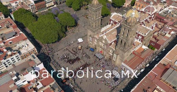 Vive Puebla con fe la procesi&oacute;n del Viernes Santo