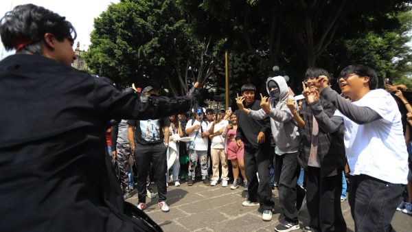 Se apodera movimiento viral de la Generaci&oacute;n Z del Z&oacute;calo poblano