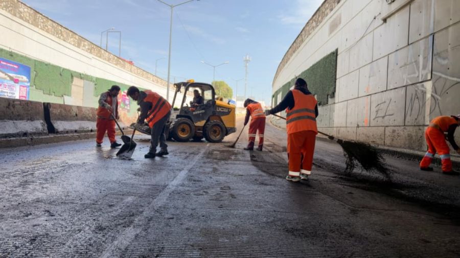 Realizaron la limpieza del bajopuente de Bulevar 5 de Mayo y 2 Norte