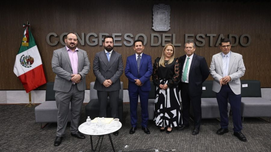 Dialogan en el Congreso del Estado sobre protecci&oacute;n de datos y CURP digital