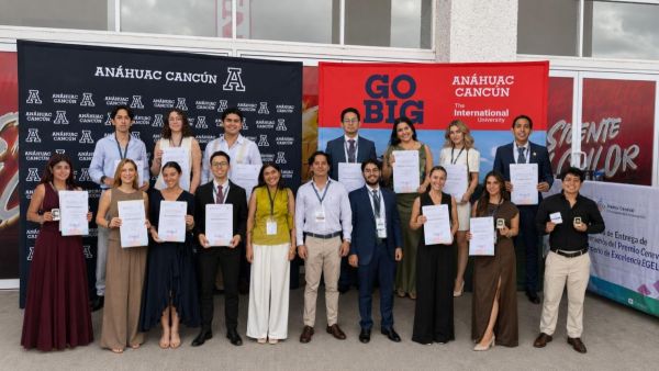 Reconoce Ceneval a egresados de An&aacute;huac Puebla por su excelencia acad&eacute;mica