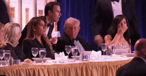 Lamenta Sheinbaum violencia en cena de corresponsales de la Casa Blanca