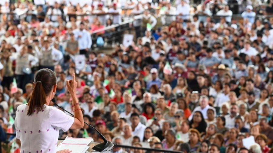 Arropan 152 mil personas a Sheinbaum en sus informes