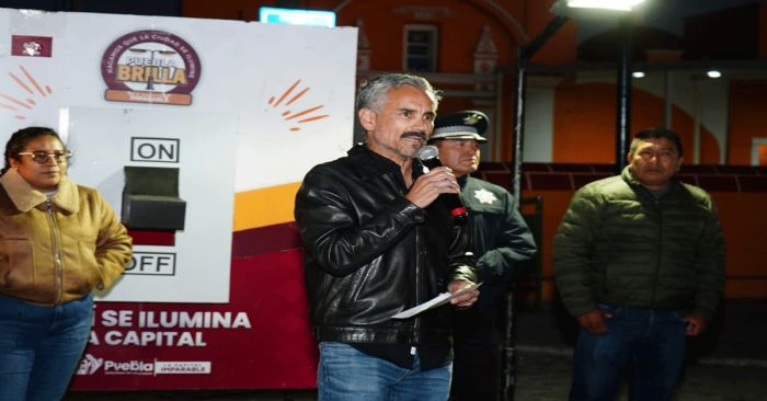 Llega programa "Puebla Brilla" a San Baltazar Tetela con modernizaci&oacute;n de luminarias LED