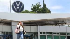 Suspende VW contratos colectivos con sindicato alem&aacute;n