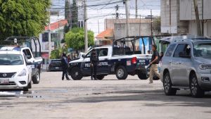 Fuerte operativo en Tres Cruces por presunto cateo a inmueble