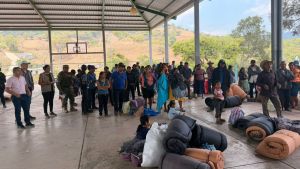 Regresan 118 familias desplazadas de su hogar en Chilapa