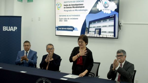 Doctorado de Microbiolog&iacute;a BUAP es de calidad: rectora