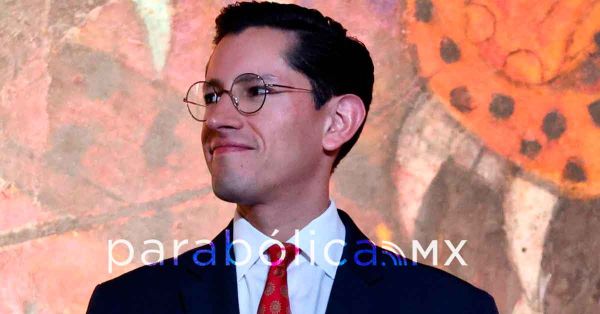 El Canciller que no viaja en el tiempo