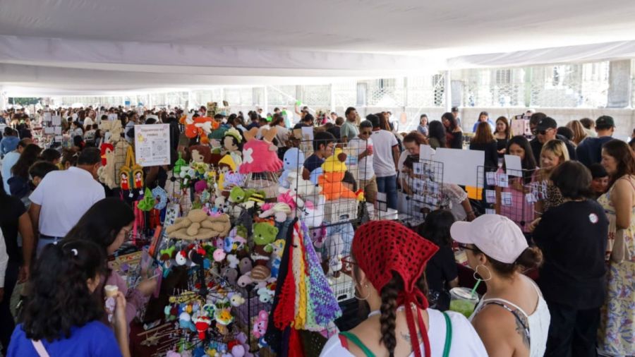 Re&uacute;ne a 150 expositores el Mercadito de las Juventudes: Ayuntamiento