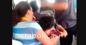 Deja madre e hijo lesionados por imprudente conductor en Puebla