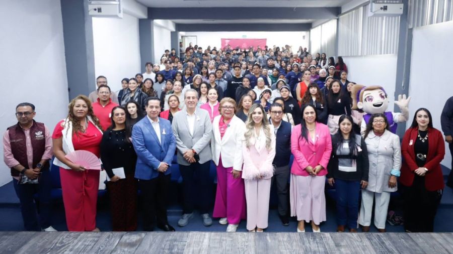 Promueve alcalde prevenci&oacute;n y autocuidado en Foro sobre C&aacute;ncer de Mama