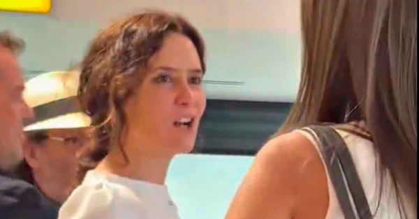 Increpan a Isabel D&iacute;az Ayuso en Aguascalientes: M&eacute;xico se escribe con X, le reclaman