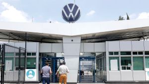 Inicia Sindicato revisi&oacute;n salarial con Volkswagen; piden 17%
