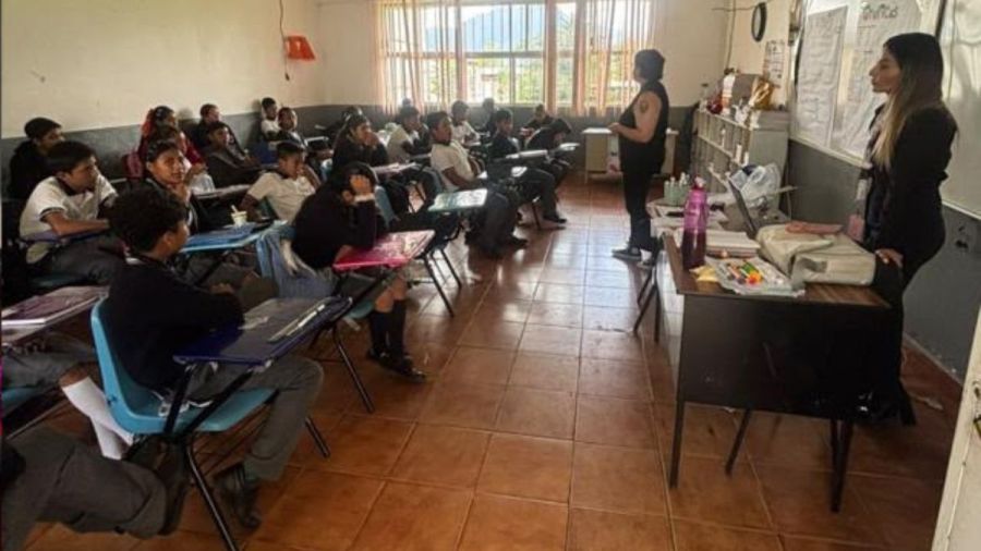 Inicia alcaldesa Bety S&aacute;nchez obras educativas en Zoquitla y Tlatempa