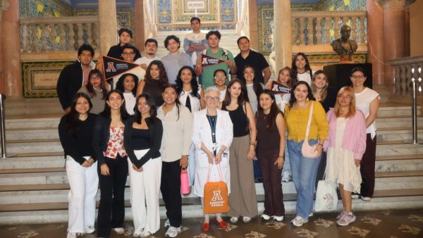 Reciben alumnos de An&aacute;huac Puebla curso de endocrinolog&iacute;a en Barcelona