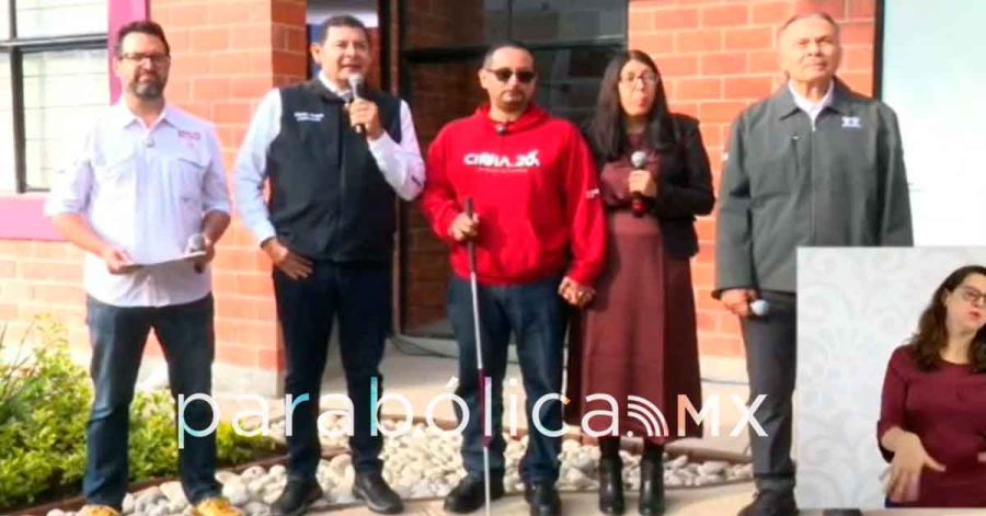 Acompa&ntilde;a Armenta la ma&ntilde;anera de Sheinbaum para entregar viviendas en Puebla