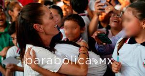 Recibir&aacute;n estudiantes de todo el pa&iacute;s apoyo para uniformes y &uacute;tiles: Sheinbaum