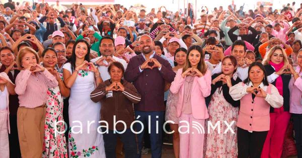 Entrega DIF apoyos para habitantes de las microrregiones de Tehuac&aacute;n y Ajalpan